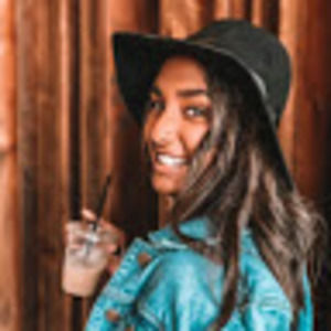 Meet your Posher, Emma